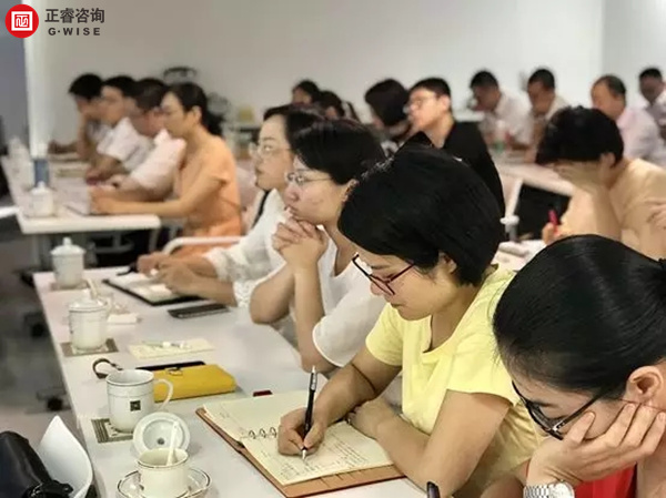 正睿商學(xué)院《贏在中層》公開課在廣州圓滿舉辦！