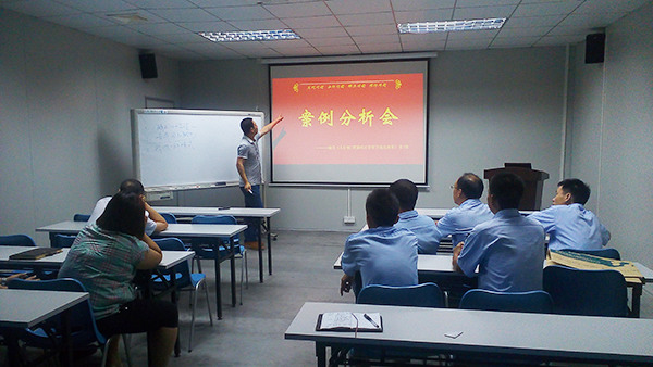 正睿咨詢專(zhuān)家老師對(duì)天行健管理者進(jìn)行專(zhuān)案改善培訓(xùn)