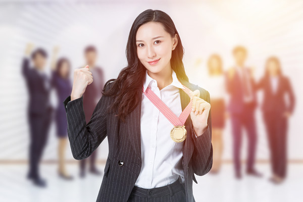 績效考核：評估員工成果，為晉升和獎(jiǎng)懲提供依據(jù)