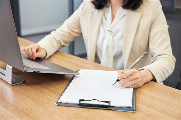 企業(yè)的發(fā)展戰(zhàn)略不僅僅是老板一個人的問題，還有誰？