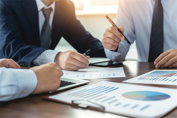 如何在快速變化的市場中精準定位企業(yè)戰(zhàn)略方向？