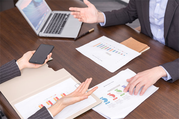 市場環(huán)境突變時，企業(yè)如何靈活調(diào)整預算策略以應對？