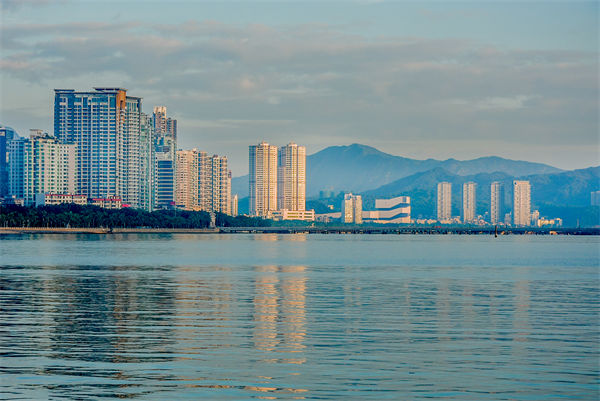 珠海戰(zhàn)略咨詢公司如何幫助企業(yè)制定長(zhǎng)遠(yuǎn)發(fā)展規(guī)劃？