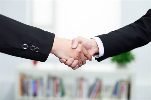 如何通過人力資源管理提升企業(yè)核心競爭力？