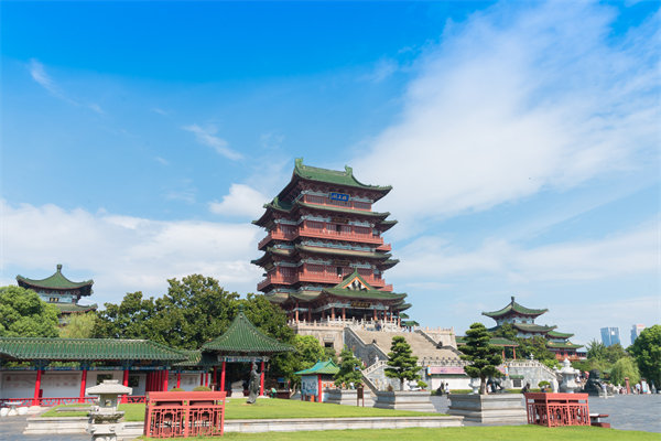 企業(yè)如何借助南昌戰(zhàn)略咨詢公司把握市場機遇與趨勢？