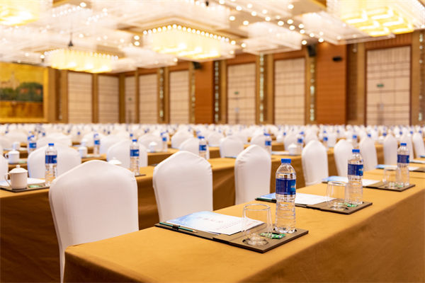 兩會熱議破解企業(yè)“生長痛”，對企業(yè)戰(zhàn)略管理有何啟示？