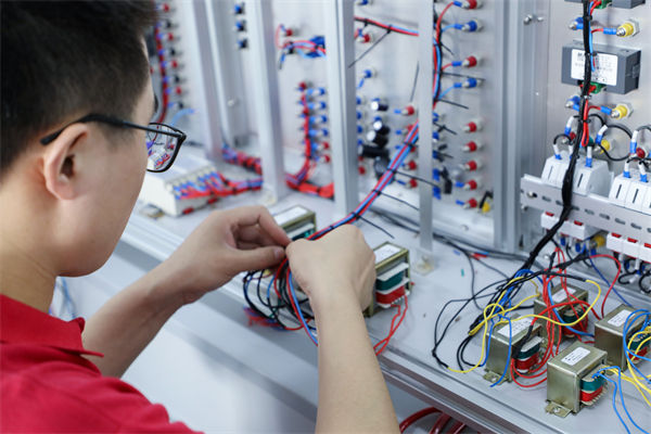 哪些行業(yè)人才火爆就業(yè)市場？人力資源管理有何啟發(fā)？