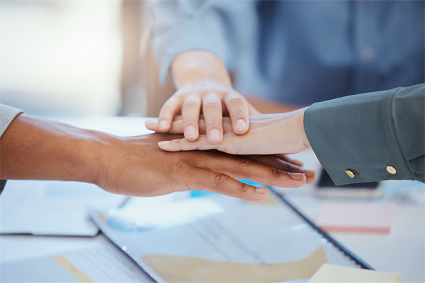 跨文化管理對企業(yè)全球化戰(zhàn)略實施的影響及應對策略？