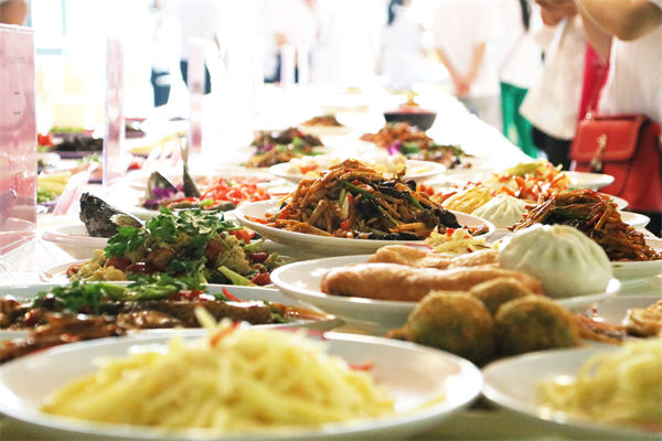 品牌營銷分析：第一批開零食店的人，賺夠千萬離場了