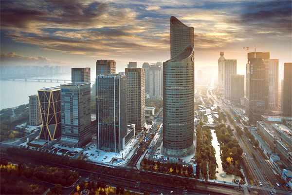 市場突變計劃失效，年度計劃如何靈活應(yīng)對突發(fā)情況？