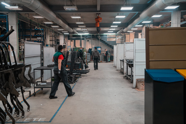 汽配行業(yè)人力資源管理咨詢服務(wù)機(jī)構(gòu)，車間技工流失率怎么降？